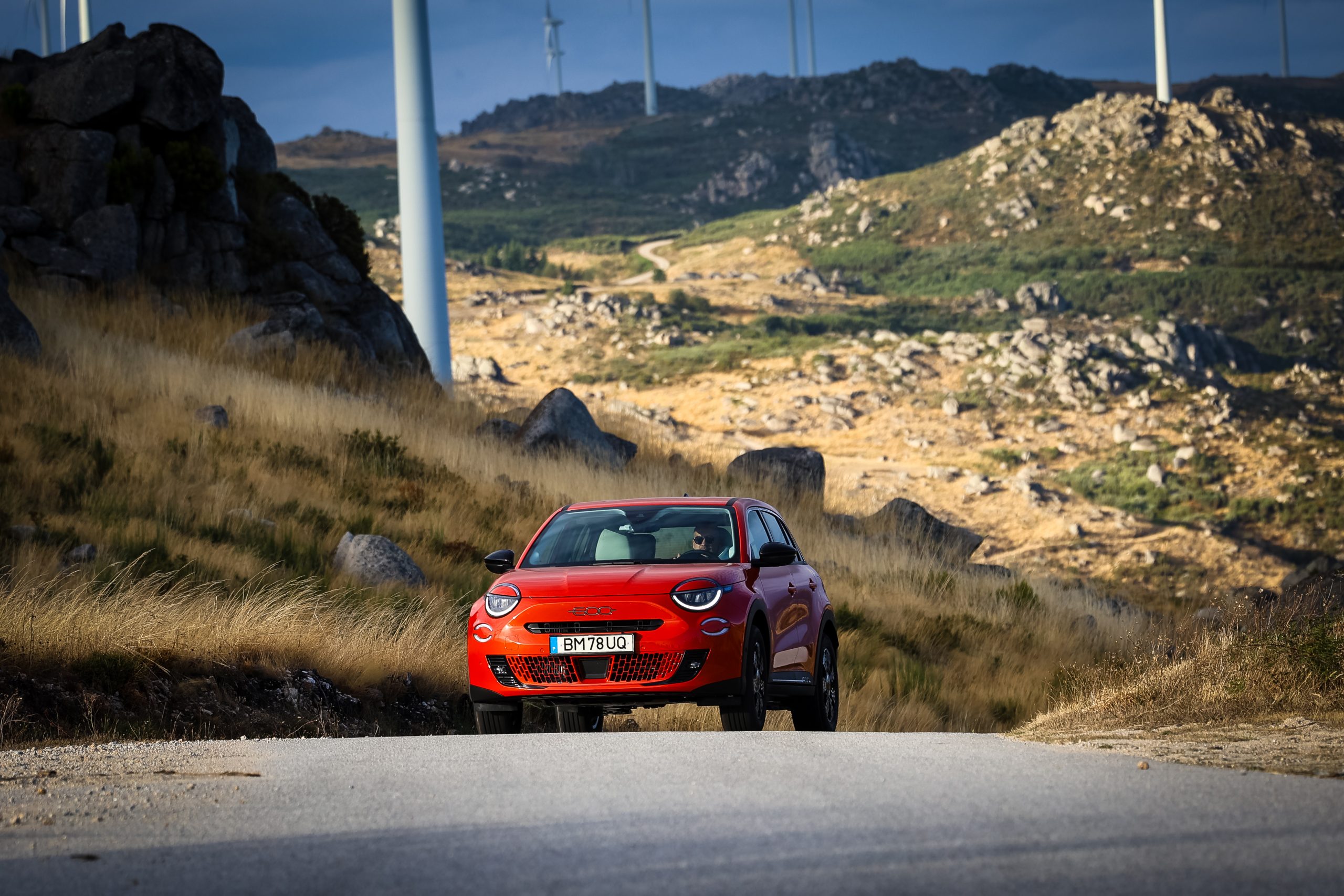 Novo Fiat 600 Hybrid para uma experiência de condução 100% elétrica em manobras e viagens curtas